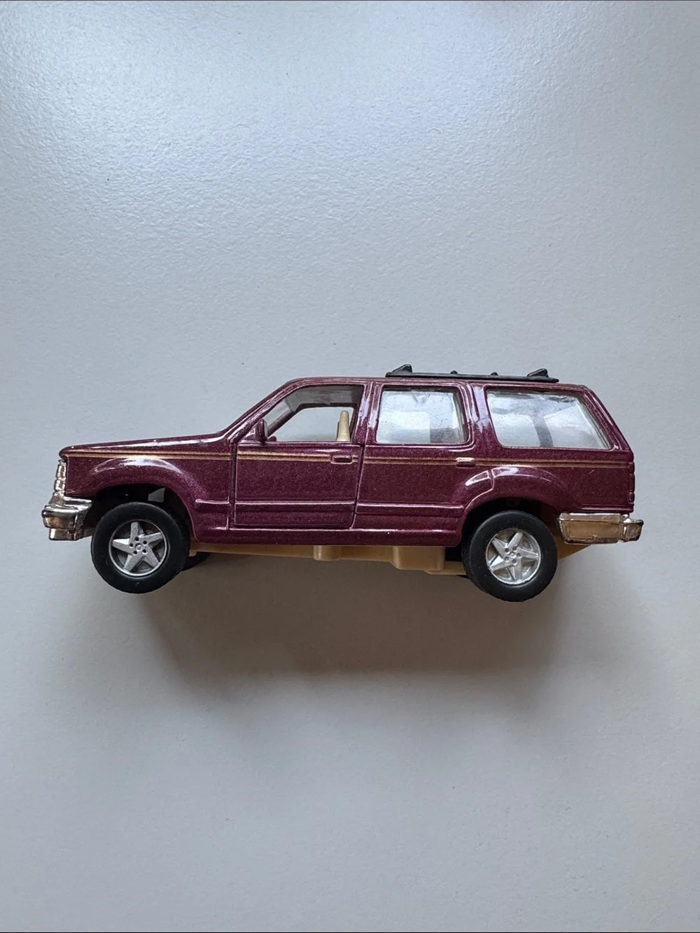 Vintage Maisto Ford Explorer
